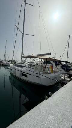 Bavaria C42 Yate a vela