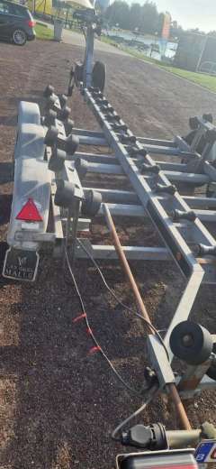 RIBA TRAILERS 3500 Kolmiakselinen
