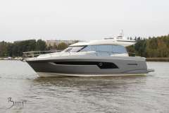 Prestige 520S Motorová jachta