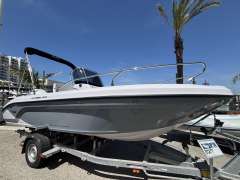 Ranieri Voyager 19 S Deck boat