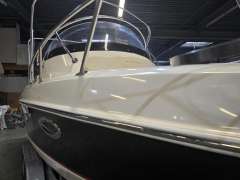 Bayliner Avanti 7