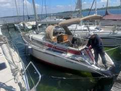 Bavaria 890