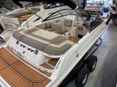 Bayliner VR5C Cuddy
