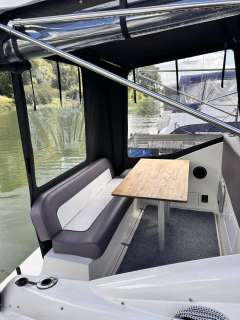 Rinker Fiesta Vee 266