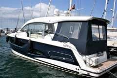 Sealine C390