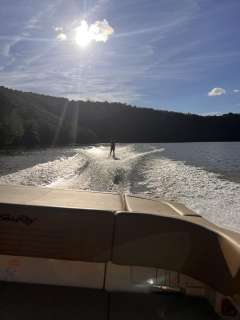 Sea Ray SPX 210 Bowrider Wakeboard