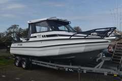 Ultra R750 Sport boat