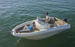 Jeanneau Cap Camarat 5.5 CC Yacht à moteur