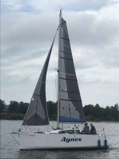 jonascatamaran.cz Sharpie 7,40m Agnes Kielboot