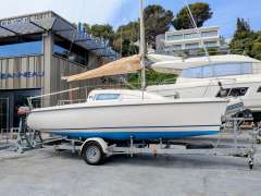 B2 Marine Blue Djinn Dériveur habitable