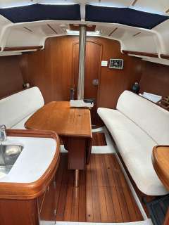 Beneteau Oceanis 323 Velero crucero