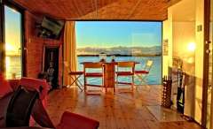 HT Houseboats HT10