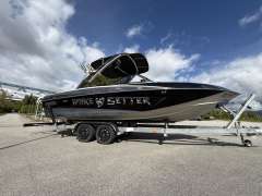 Malibu Wakesetter VLX Corvette
