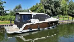 Sealine C330 Motoryacht