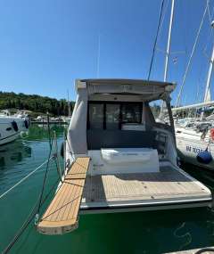 Sealine C390