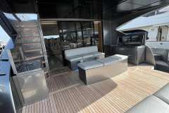 Pershing 92