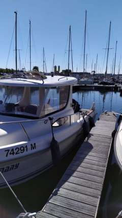Quicksilver Pilothouse 635
