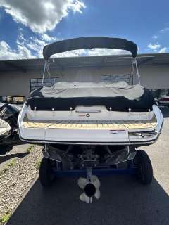 Sea Ray 230 SDSE Surf