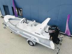 Liya 520 Rib Center Console