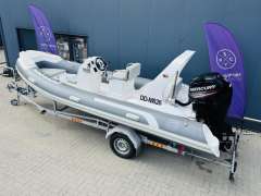 Liya 520 Rib Center Console