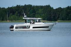 Jeanneau Marlin 895 Pilothouse