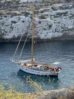 Globe 38 Sailing yacht