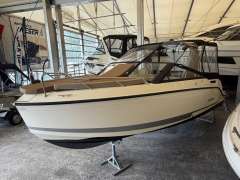 Quicksilver ACTIV 675 CRUISER Lancha