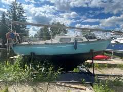 SEGELBOOT MIT KAJUTE Segelyacht