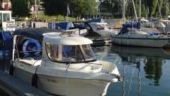 Quicksilver Pilothouse 640 Cabin cruiser