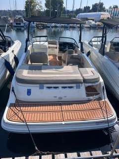 Bayliner Vr6E inb petit yacht BAYLINER Sport boat