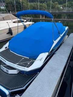 Regal 2220 FASDECK