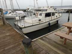 Husky Dane 1000 Motoryacht