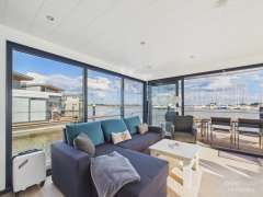 Floating Home 44
