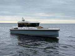 Axopar 37 XC Cross Cabin Motor yacht