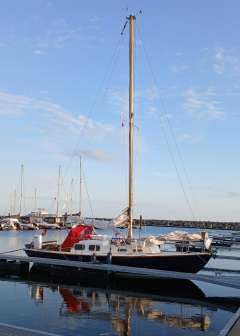 Halcyon 27