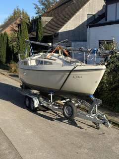 Rethana 24 mit Kielschwert incl Strassentrailer