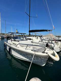 Nimbus T8 Motoryacht