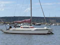 Dragonfly 800 Trimarano