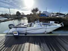 Jeanneau Cap Camarat 6.5 CC Series 3 Yate a motor