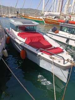 Axopar 37 XC Cross Cabin Iate a motor