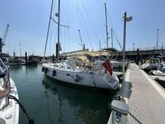 Beneteau Oceanis 423 Plachetní jachta
