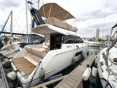 Sealine F380 Yate a motor