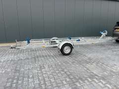 Vlemmix 1800 KG met Wegklapbare LED verlichting Um eixo