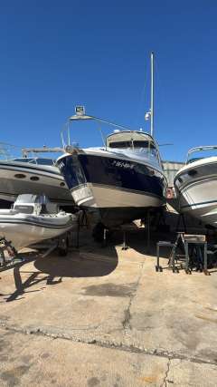 Cruisers 300 Express Yacht a motore