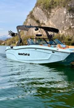 MasterCraft XT22 Wakeboard & Wakesurf Wakeboard/wakesurf