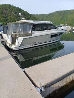 Jeanneau NC 9 Kajütboot