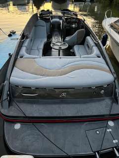 Rinker Captiva 232