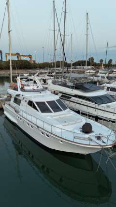 Astondoa A165 Flybridge