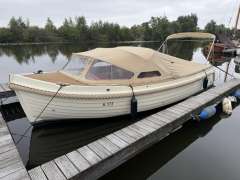 Intender 820 Sloep