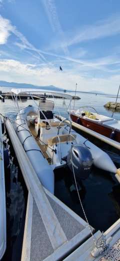 Bombard Sunrider 650 115CV - semi-rigide Motorboot-Klassiker